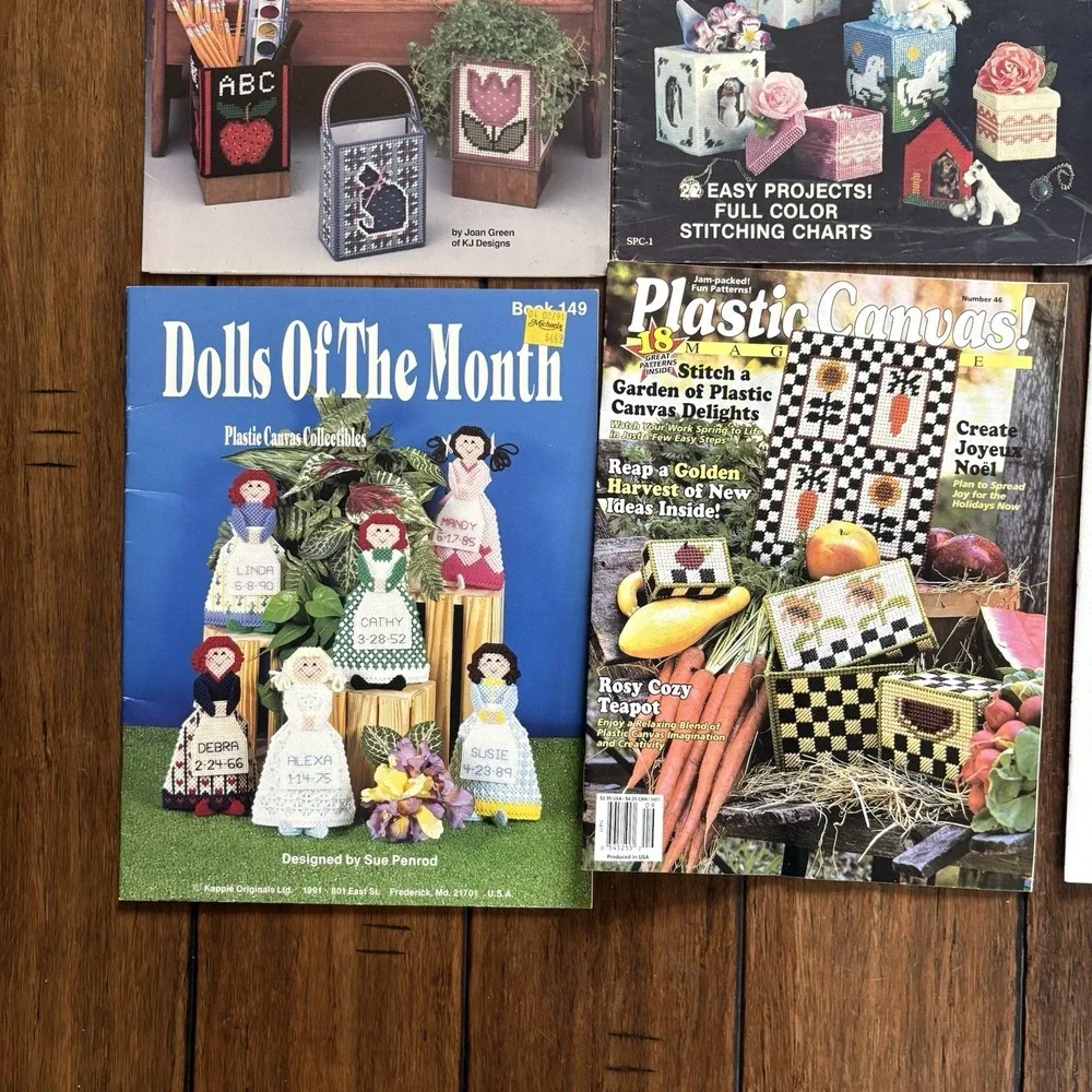 Mixed Lot Of 5 Plastic Canvas Leaflets And 6 Magazines